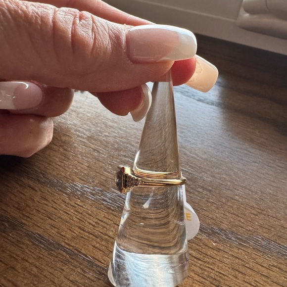 Elegant Gold Women's Ring with Aquamarine - Picture 6 of 7